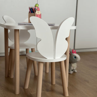 Holzstuhl Schmetterlingsdesign