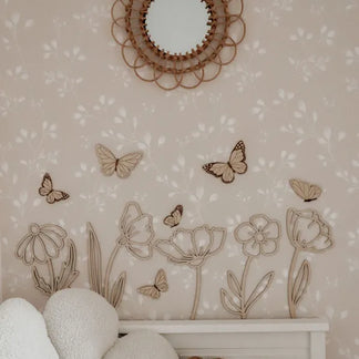 Blumen und Schmetterlinge aus Holz