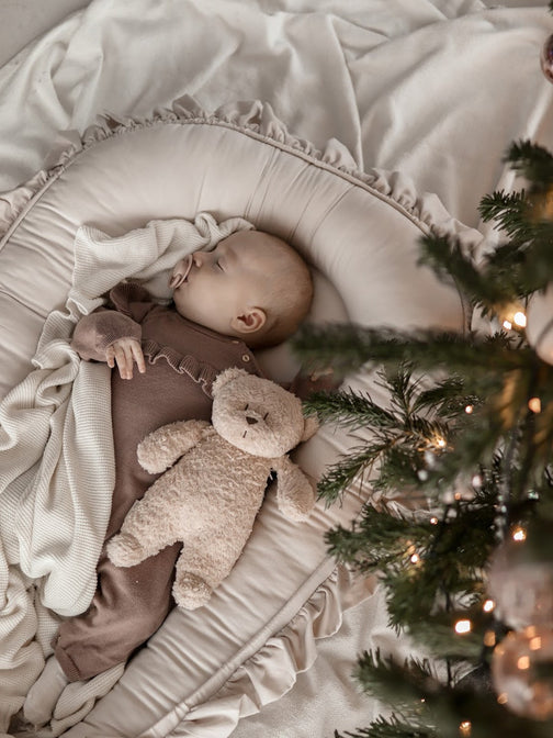 Babynestchen mit Rüschen beige