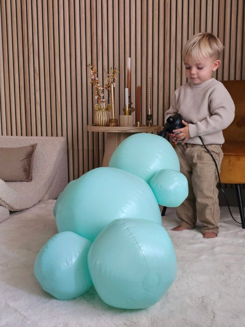 Sehr schöner Ballonstil mit 7 pastellgrünen Ballons - Balloony 