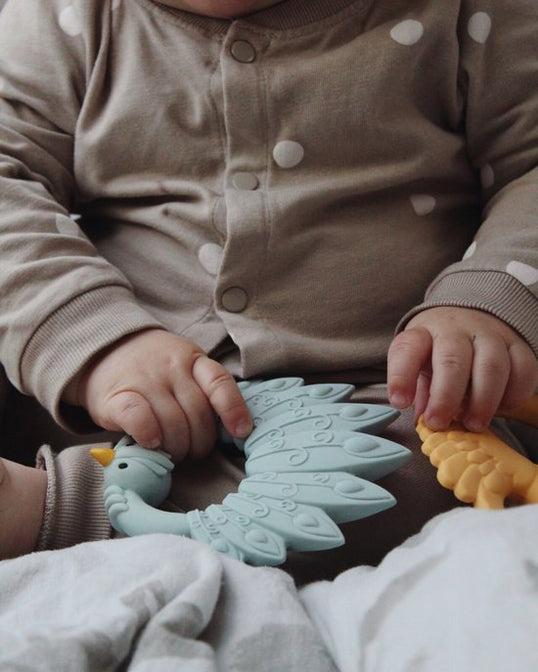 Beißring Pfau hellblau - Natruba