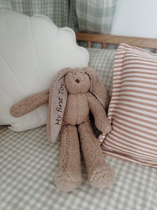 Hase mit Musik beige