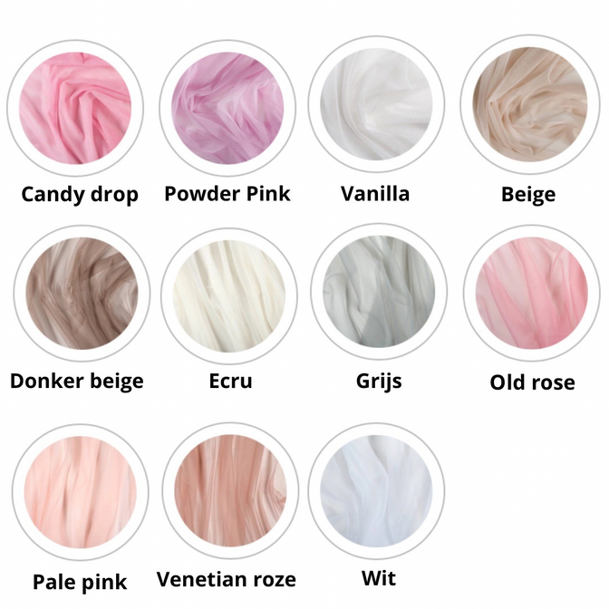 Baldachin aus Tüll mit Pompons