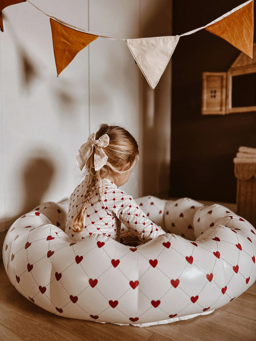 Schwimmbad Lovely Roots