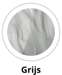 Baldachin aus Tüll mit Pompons