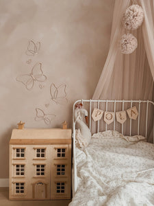 Schmetterlinge und Herzen Wanddekoration aus Holz