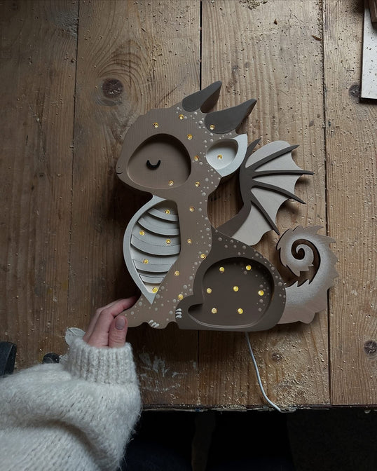 Baby Dragon Lampe Tiramissu Braune Nachtlampe