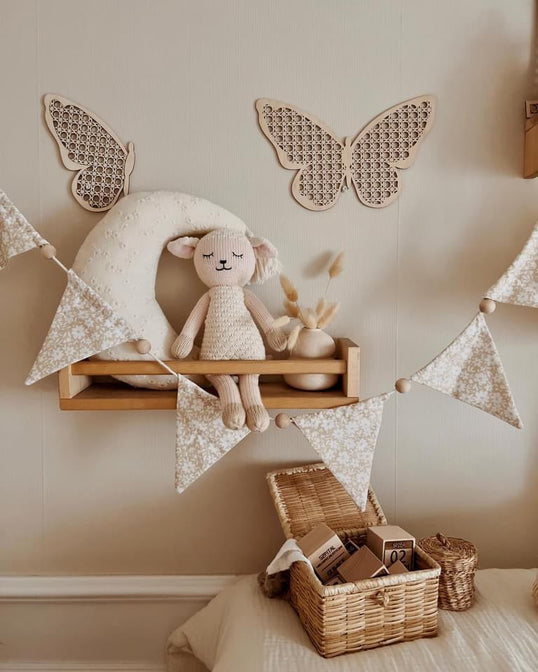 Schmetterlinge aus Holzrattan