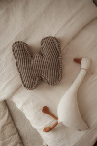 Buchstabenkissen Rippe zuckerbraun