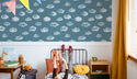 Krijt Wolkjes Behang Slate Blue - Happy Wall