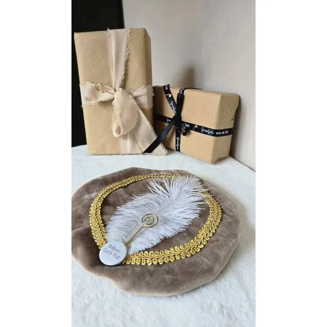 Luxuriöse Piet-Mütze mit Heiligenstab - Brauner Samt - Zoemi Baby