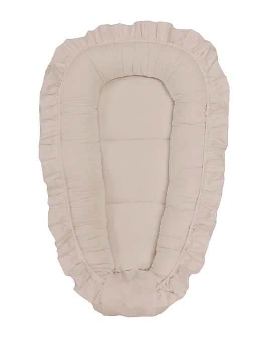 Babynestchen mit Rüschen beige
