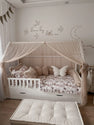 Baldachin aus Tüll für ein Betthaus