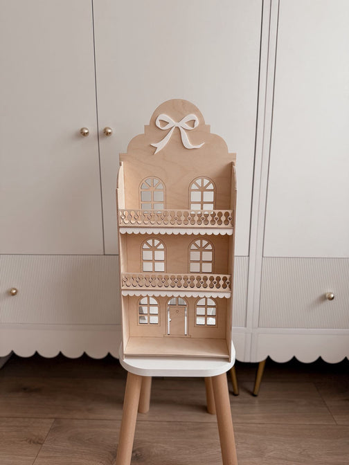 Wandpuppenhaus Schöne Schleife