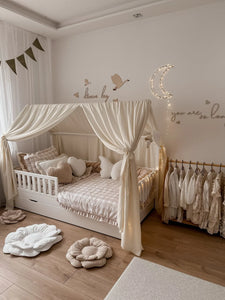 Baldachin aus Musselin für ein Betthaus