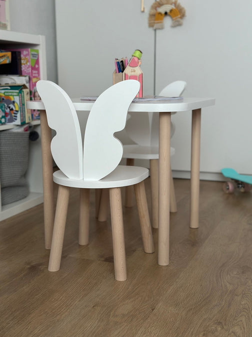 Holzstuhl Schmetterlingsdesign