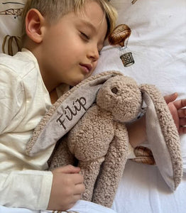 Hase mit Musik beige