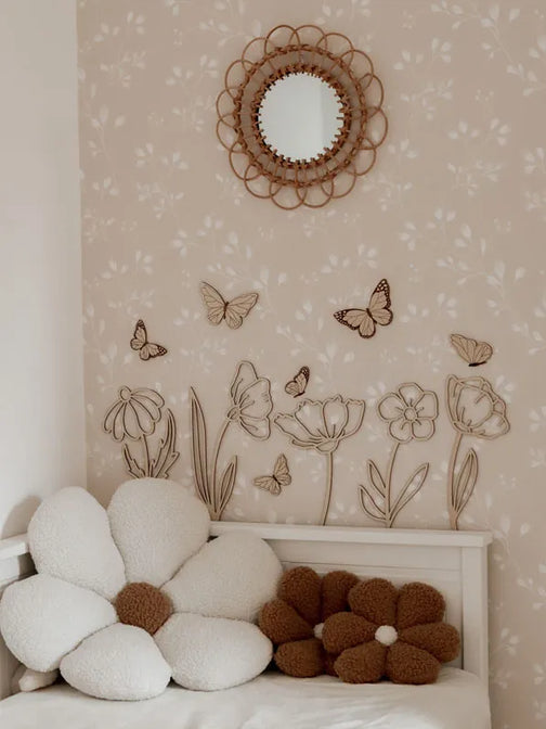 Blumen und Schmetterlinge aus Holz