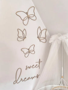 Schmetterlingsset aus Holz mit dem Text „Sweet Dreams“