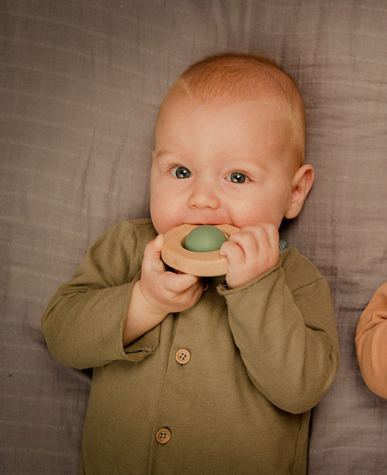 Beißring aus Silikon/Holz Kaninchen Rosa - Label Label