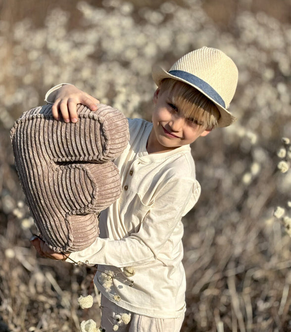 Buchstabenkissen Rippe zuckerbraun