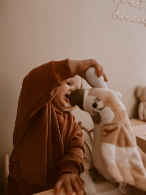 Pierre, der sprechende Papagei, nackt