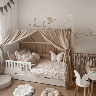 Himmelbett aus Musselin mit Band für ein Betthaus